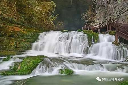 青山不改綠水長(zhǎng)流下一句